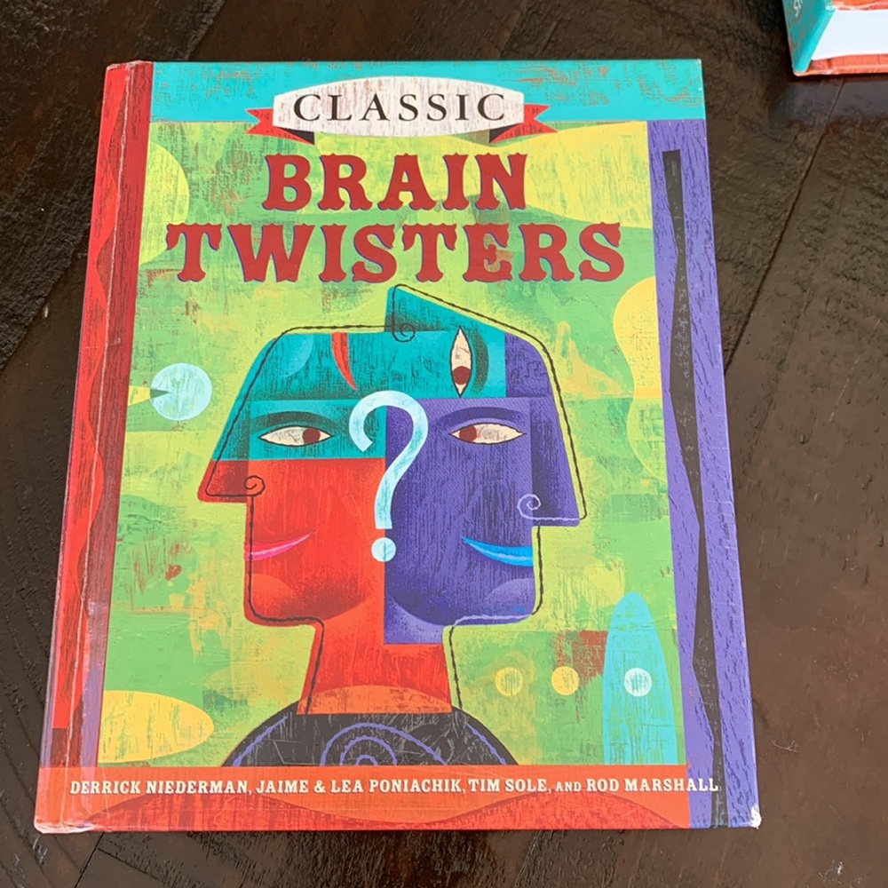 Books - Picture 3 of 17
